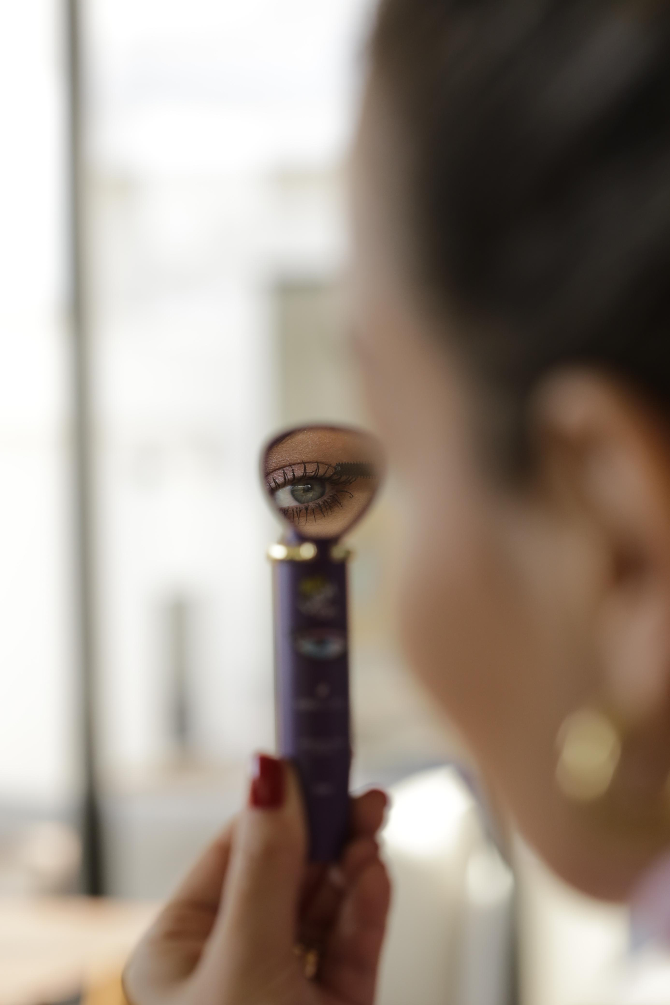 Reflexo no espelho embutido MAG